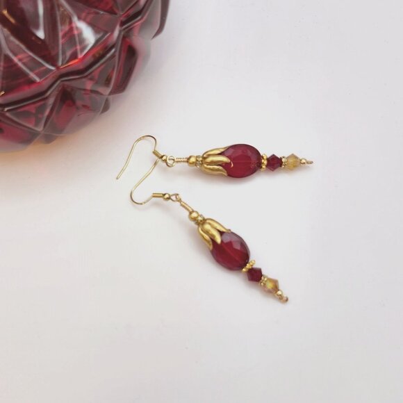 VALENTINE SALE!! Vibrant Red Crystal and14K Gold-Filled Dangle earrings NWT - Picture 4 of 6